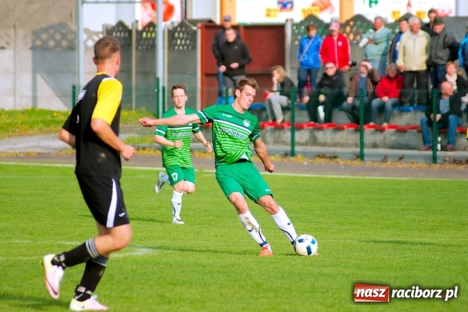 Zdjęcie w galerii na portalu naszraciborz.pl: Gole, kartki i kontuzja, czyli derby gminy Krzyżanowice wiadomości z regionu