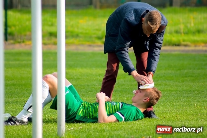 Zdjęcie w galerii na portalu naszraciborz.pl: Gole, kartki i kontuzja, czyli derby gminy Krzyżanowice wiadomości z regionu