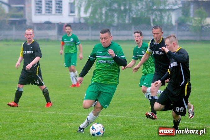 Zdjęcie w galerii na portalu naszraciborz.pl: Gole, kartki i kontuzja, czyli derby gminy Krzyżanowice wiadomości z regionu