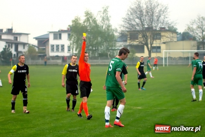 Zdjęcie w galerii na portalu naszraciborz.pl: Gole, kartki i kontuzja, czyli derby gminy Krzyżanowice wiadomości z regionu