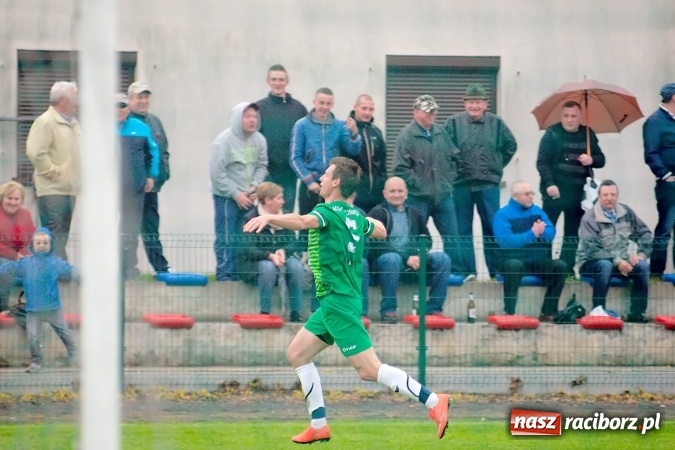 Zdjęcie w galerii na portalu naszraciborz.pl: Gole, kartki i kontuzja, czyli derby gminy Krzyżanowice wiadomości z regionu