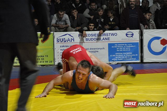 Zdjęcie w galerii na portalu naszraciborz.pl: Dramatyczny mecz MKZ Unia Racibórz wiadomości z regionu