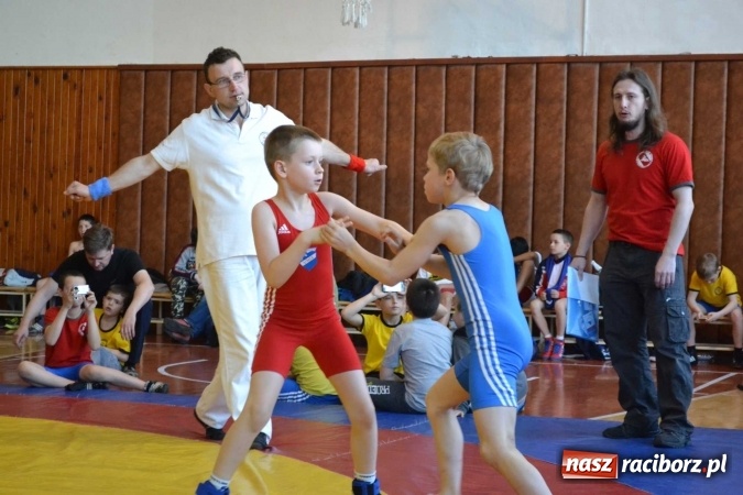 Zdjęcie w galerii na portalu naszraciborz.pl: Unici walczyli na matach w Krnowie wiadomości z regionu