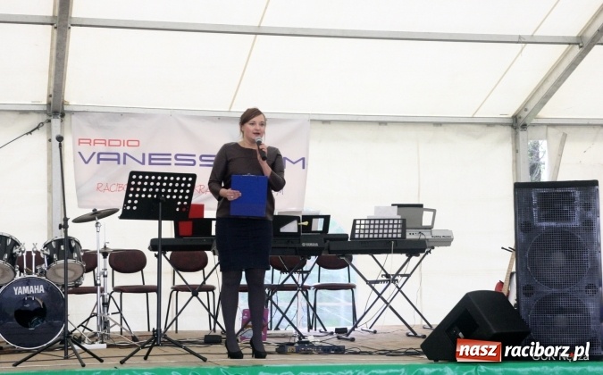 Zdjęcie w galerii na portalu naszraciborz.pl: Młode talenty z Nędzy pokazały się na scenie podczas majówki wiadomości z regionu