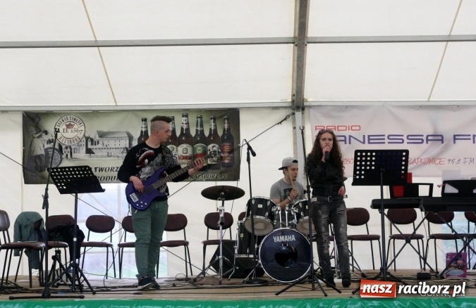 Zdjęcie w galerii na portalu naszraciborz.pl: Młode talenty z Nędzy pokazały się na scenie podczas majówki wiadomości z regionu