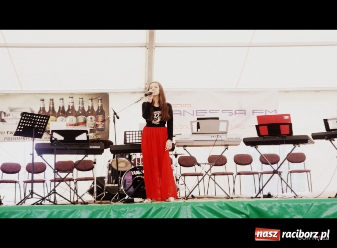 Zdjęcie w galerii na portalu naszraciborz.pl: Młode talenty z Nędzy pokazały się na scenie podczas majówki wiadomości z regionu