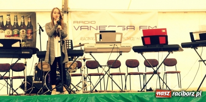 Zdjęcie w galerii na portalu naszraciborz.pl: Młode talenty z Nędzy pokazały się na scenie podczas majówki wiadomości z regionu