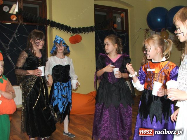 Zdjęcie w galerii na portalu naszraciborz.pl: Czarownice zawitały do Raciborza wiadomości z regionu