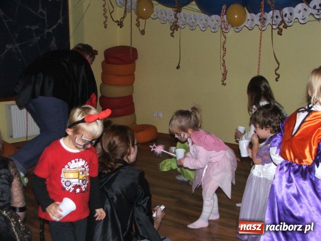 Zdjęcie w galerii na portalu naszraciborz.pl: Czarownice zawitały do Raciborza wiadomości z regionu
