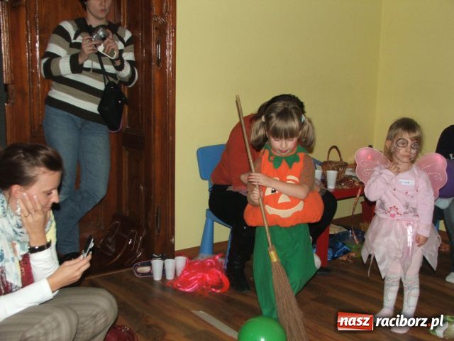 Zdjęcie w galerii na portalu naszraciborz.pl: Czarownice zawitały do Raciborza wiadomości z regionu