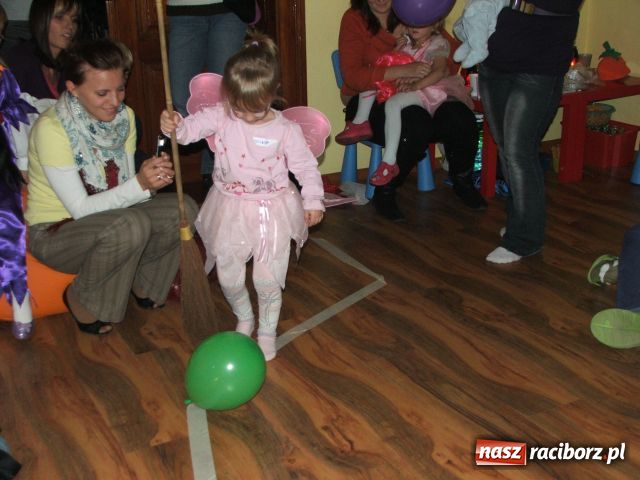 Zdjęcie w galerii na portalu naszraciborz.pl: Czarownice zawitały do Raciborza wiadomości z regionu