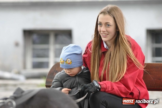 Zdjęcie w galerii na portalu naszraciborz.pl: Pradawnym zwyczajem ojców w Pogrzebieniu na św. Floriana odbyła się procesja konna wiadomości z regionu