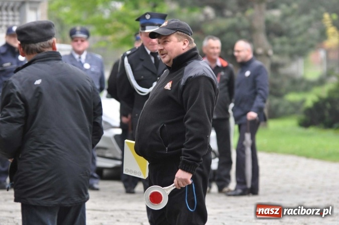 Zdjęcie w galerii na portalu naszraciborz.pl: Pradawnym zwyczajem ojców w Pogrzebieniu na św. Floriana odbyła się procesja konna wiadomości z regionu