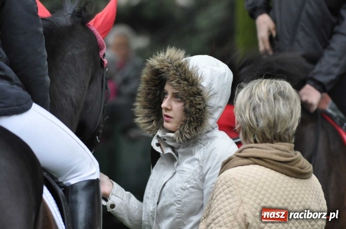 Zdjęcie w galerii na portalu naszraciborz.pl: Pradawnym zwyczajem ojców w Pogrzebieniu na św. Floriana odbyła się procesja konna wiadomości z regionu