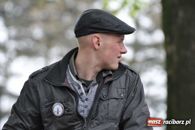 Zdjęcie w galerii na portalu naszraciborz.pl: Pradawnym zwyczajem ojców w Pogrzebieniu na św. Floriana odbyła się procesja konna wiadomości z regionu