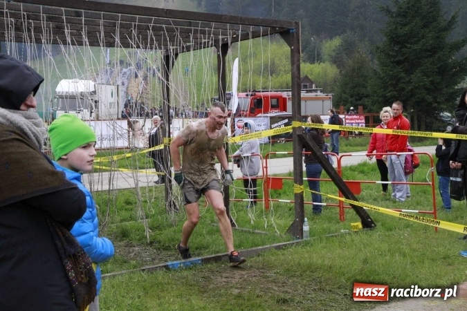 Zdjęcie w galerii na portalu naszraciborz.pl: Drużyna SMS-u w Runmageddonie FOTOREPORTAŻ wiadomości z regionu