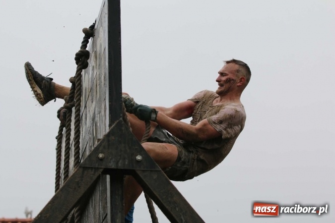 Zdjęcie w galerii na portalu naszraciborz.pl: Drużyna SMS-u w Runmageddonie FOTOREPORTAŻ wiadomości z regionu