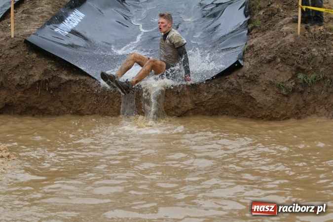 Zdjęcie w galerii na portalu naszraciborz.pl: Drużyna SMS-u w Runmageddonie FOTOREPORTAŻ wiadomości z regionu