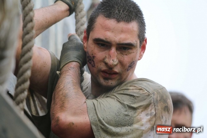 Zdjęcie w galerii na portalu naszraciborz.pl: Drużyna SMS-u w Runmageddonie FOTOREPORTAŻ wiadomości z regionu