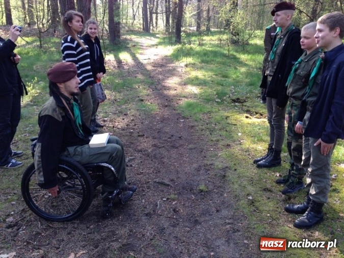 Zdjęcie w galerii na portalu naszraciborz.pl: Bastion na biwaku w szymocickim lesie wiadomości z regionu