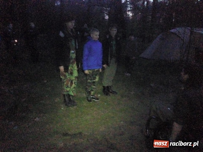 Zdjęcie w galerii na portalu naszraciborz.pl: Bastion na biwaku w szymocickim lesie wiadomości z regionu