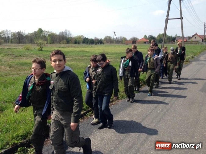 Zdjęcie w galerii na portalu naszraciborz.pl: Bastion na biwaku w szymocickim lesie wiadomości z regionu