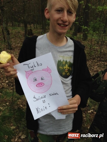 Zdjęcie w galerii na portalu naszraciborz.pl: Bastion na biwaku w szymocickim lesie wiadomości z regionu