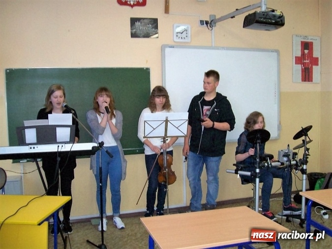 Zdjęcie w galerii na portalu naszraciborz.pl: Uczniowie z Nędzy gościli kolegów zza Odry  wiadomości z regionu