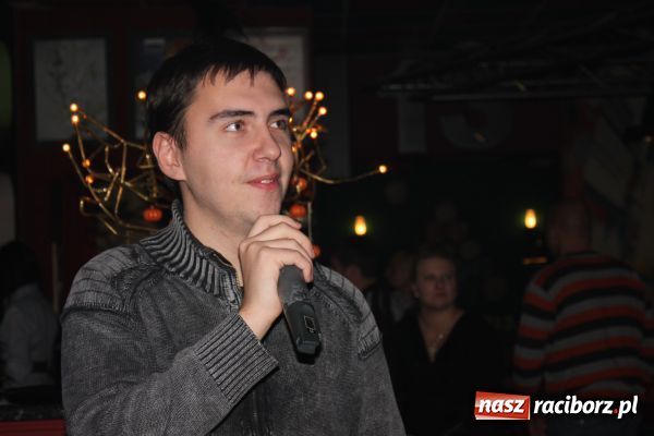 Zdjęcie w galerii na portalu naszraciborz.pl: Karaoke na Halloween w Pubie 13 wiadomości z regionu