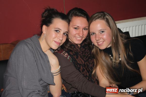 Zdjęcie w galerii na portalu naszraciborz.pl: Karaoke na Halloween w Pubie 13 wiadomości z regionu