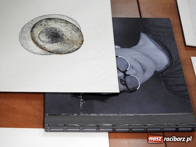 Zdjęcie w galerii na portalu naszraciborz.pl: Spotkanie z dr Joanną Apanowicz na początek Tygodnia Bibliotek na raciborskiej uczelni  wiadomości z regionu