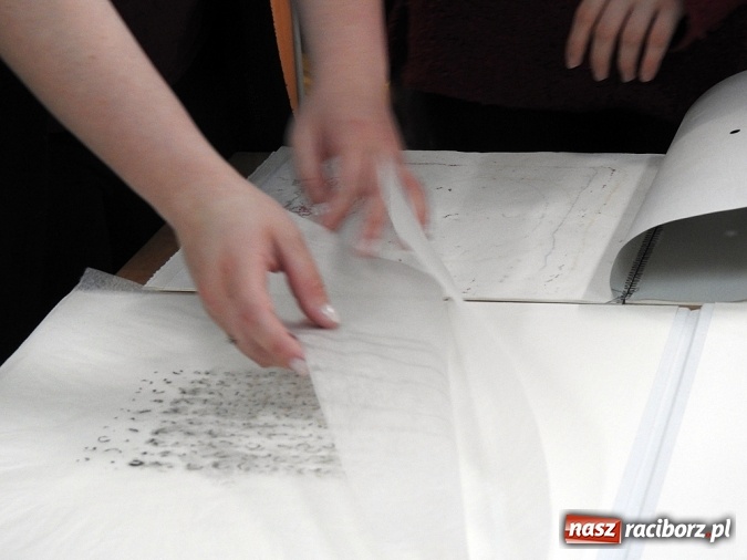 Zdjęcie w galerii na portalu naszraciborz.pl: Spotkanie z dr Joanną Apanowicz na początek Tygodnia Bibliotek na raciborskiej uczelni  wiadomości z regionu