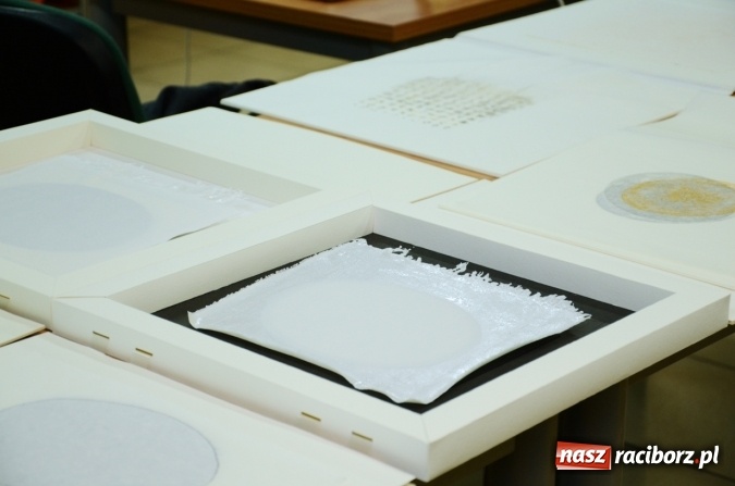 Zdjęcie w galerii na portalu naszraciborz.pl: Spotkanie z dr Joanną Apanowicz na początek Tygodnia Bibliotek na raciborskiej uczelni  wiadomości z regionu