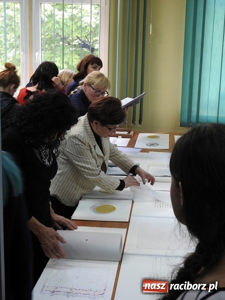 Zdjęcie w galerii na portalu naszraciborz.pl: Spotkanie z dr Joanną Apanowicz na początek Tygodnia Bibliotek na raciborskiej uczelni  wiadomości z regionu