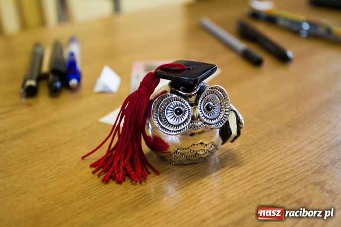 Zdjęcie w galerii na portalu naszraciborz.pl: Matura 2016 - fotoreportaż z CKZiU nr 1 Ekonomik wiadomości z regionu