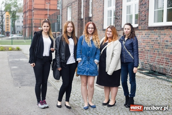 Zdjęcie w galerii na portalu naszraciborz.pl: Matura 2016 - fotoreportaż z CKZiU nr 1 Budowlanka i ZSZ wiadomości z regionu