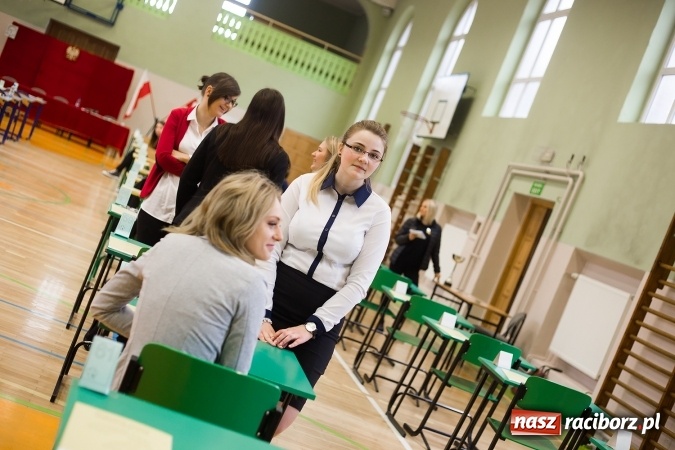 Zdjęcie w galerii na portalu naszraciborz.pl: Matura 2016 - fotoreportaż z CKZiU nr 1 Budowlanka i ZSZ wiadomości z regionu