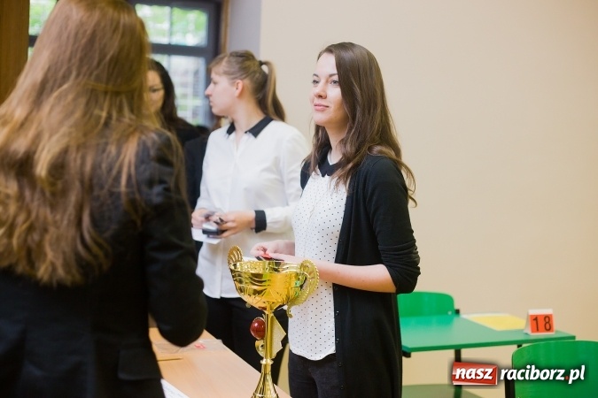 Zdjęcie w galerii na portalu naszraciborz.pl: Matura 2016 - fotoreportaż z CKZiU nr 1 Budowlanka i ZSZ wiadomości z regionu