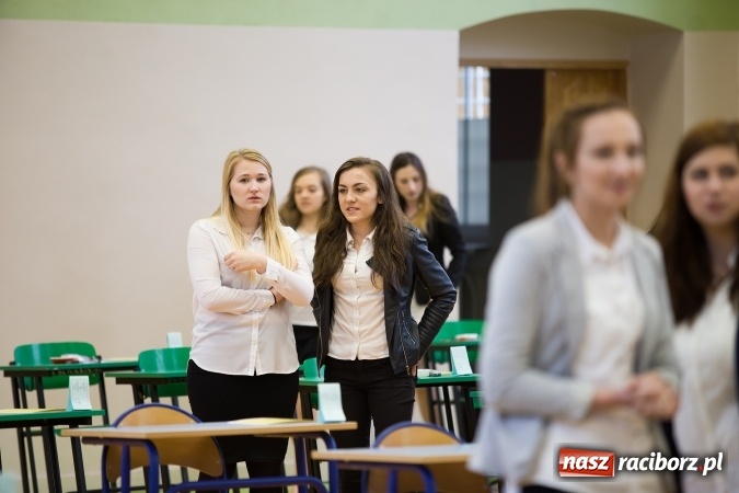 Zdjęcie w galerii na portalu naszraciborz.pl: Matura 2016 - fotoreportaż z CKZiU nr 1 Budowlanka i ZSZ wiadomości z regionu