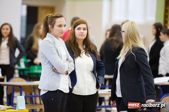 Zdjęcie w galerii na portalu naszraciborz.pl: Matura 2016 - fotoreportaż z CKZiU nr 1 Budowlanka i ZSZ wiadomości z regionu