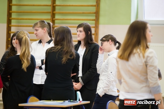 Zdjęcie w galerii na portalu naszraciborz.pl: Matura 2016 - fotoreportaż z CKZiU nr 1 Budowlanka i ZSZ wiadomości z regionu