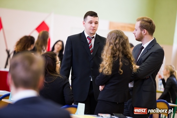 Zdjęcie w galerii na portalu naszraciborz.pl: Matura 2016 - fotoreportaż z CKZiU nr 1 Budowlanka i ZSZ wiadomości z regionu