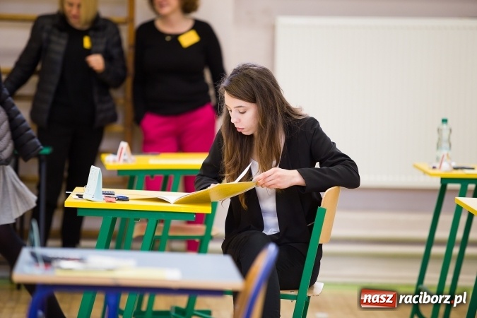 Zdjęcie w galerii na portalu naszraciborz.pl: Matura 2016 - fotoreportaż z CKZiU nr 1 Budowlanka i ZSZ wiadomości z regionu