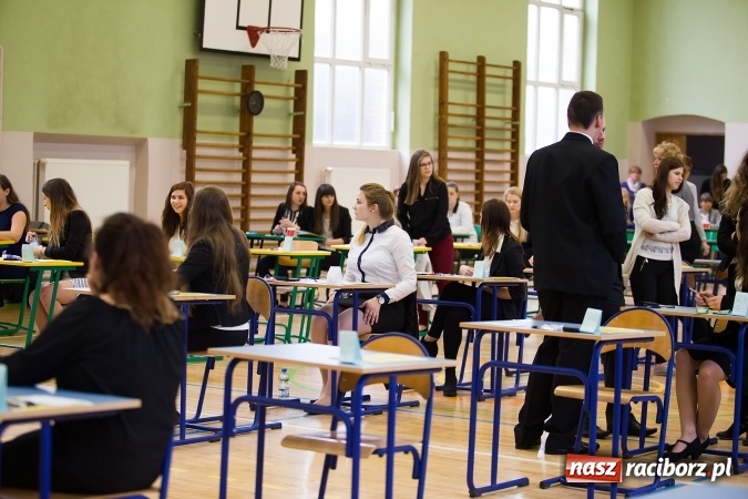 Zdjęcie w galerii na portalu naszraciborz.pl: Matura 2016 - fotoreportaż z CKZiU nr 1 Budowlanka i ZSZ wiadomości z regionu