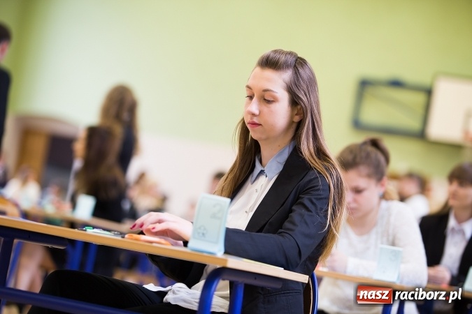 Zdjęcie w galerii na portalu naszraciborz.pl: Matura 2016 - fotoreportaż z CKZiU nr 1 Budowlanka i ZSZ wiadomości z regionu