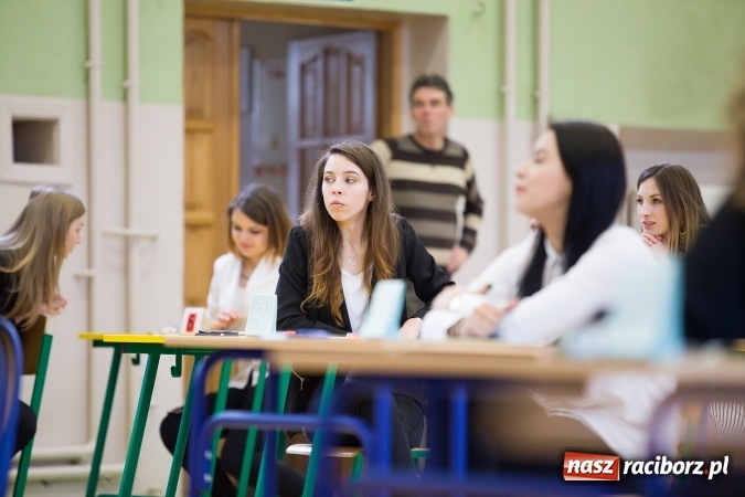 Zdjęcie w galerii na portalu naszraciborz.pl: Matura 2016 - fotoreportaż z CKZiU nr 1 Budowlanka i ZSZ wiadomości z regionu