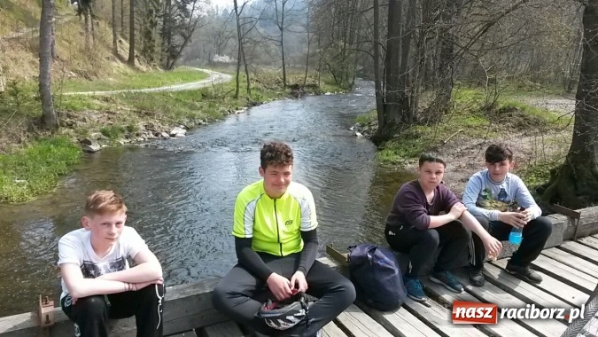 Zdjęcie w galerii na portalu naszraciborz.pl: Wyprawa uczniów z Kuźni Raciborskiej do źródeł Odry  wiadomości z regionu