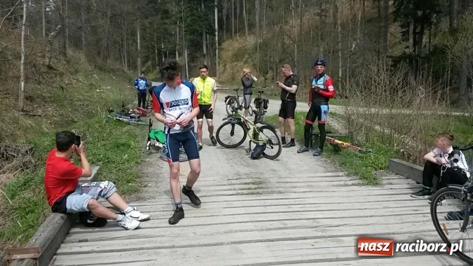 Zdjęcie w galerii na portalu naszraciborz.pl: Wyprawa uczniów z Kuźni Raciborskiej do źródeł Odry  wiadomości z regionu