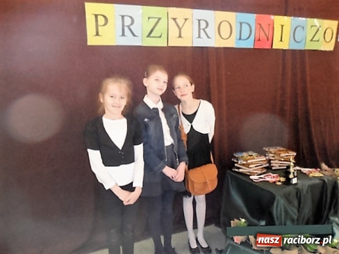 Zdjęcie w galerii na portalu naszraciborz.pl: Kolejne spektakularne zwycięstwo uczennic raciborskich szkół: SP 15 i ZSP nr 2   wiadomości z regionu
