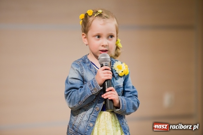 Zdjęcie w galerii na portalu naszraciborz.pl: XXII Przegląd Młodych Talentów w Tworkowie wiadomości z regionu